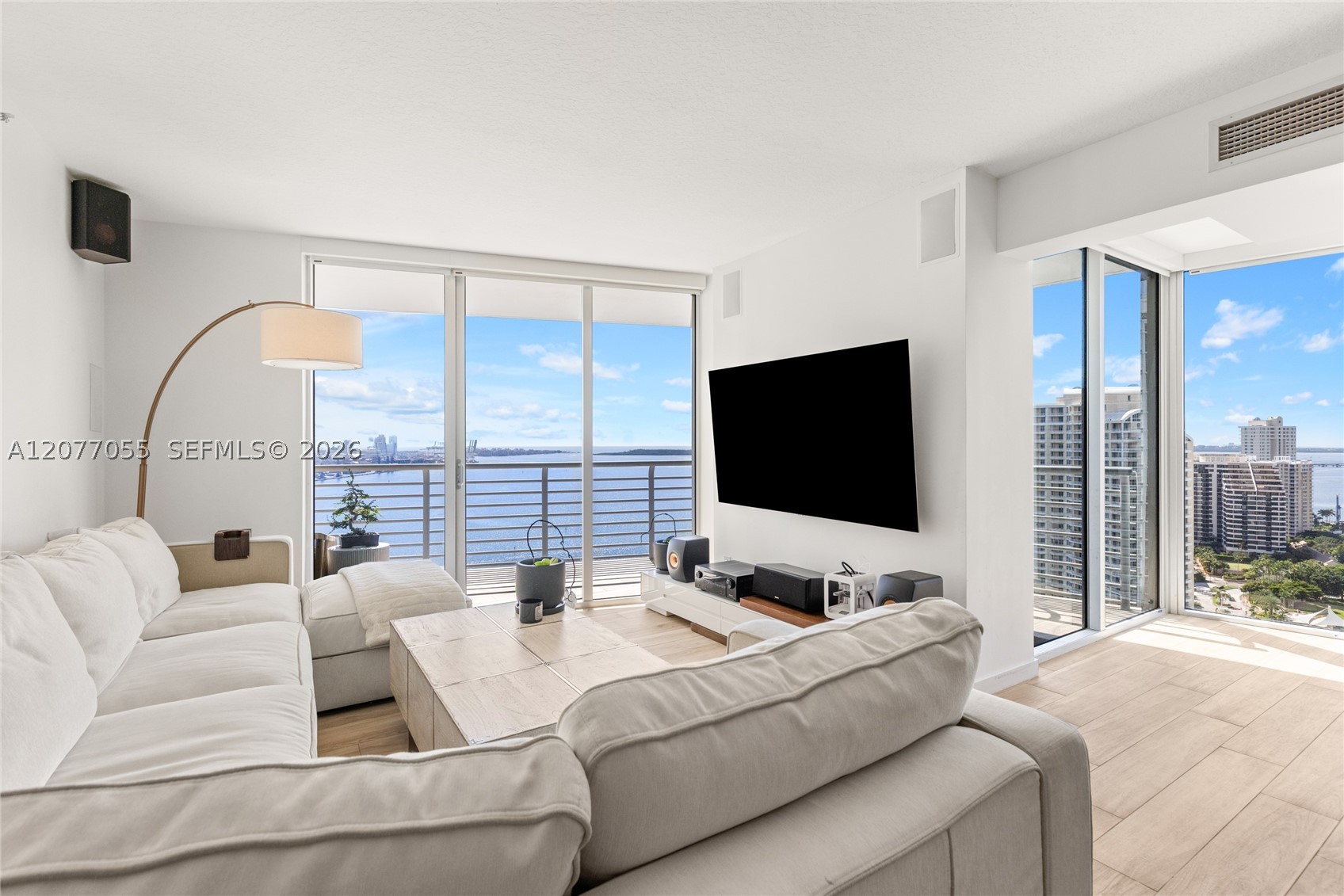 325 S Biscayne Blvd 2723 — photo