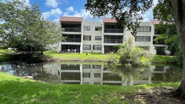 100 Lakeview Dr 103 — photo