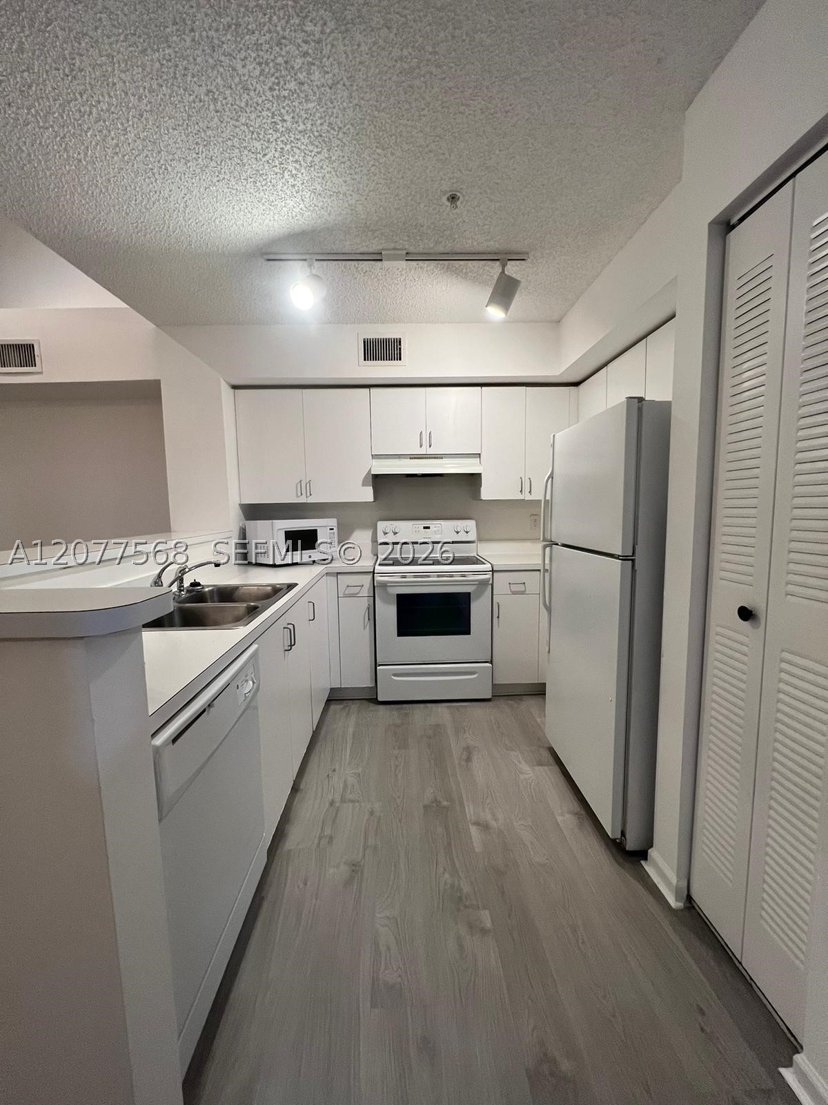 2173 Renaissance Blvd 201 — photo