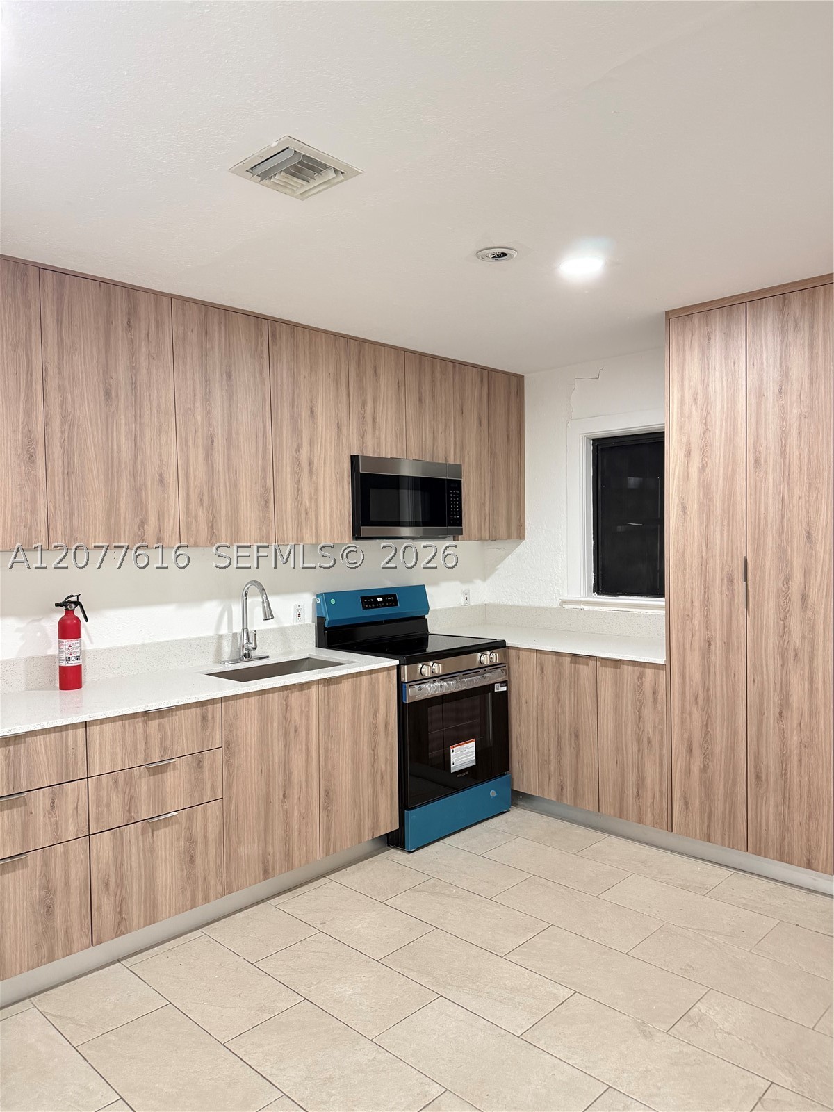 183 Silver Beach Rd — photo