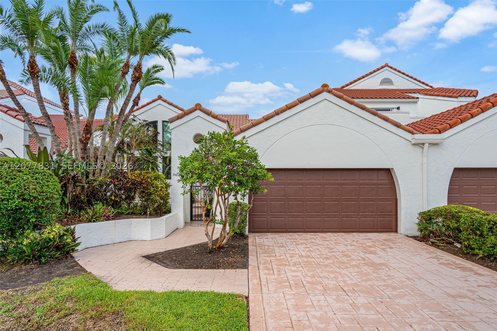7481 Campo Florido — photo
