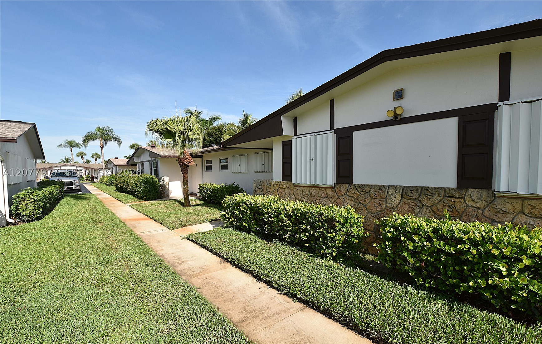 2971 Crosley Dr W F — photo