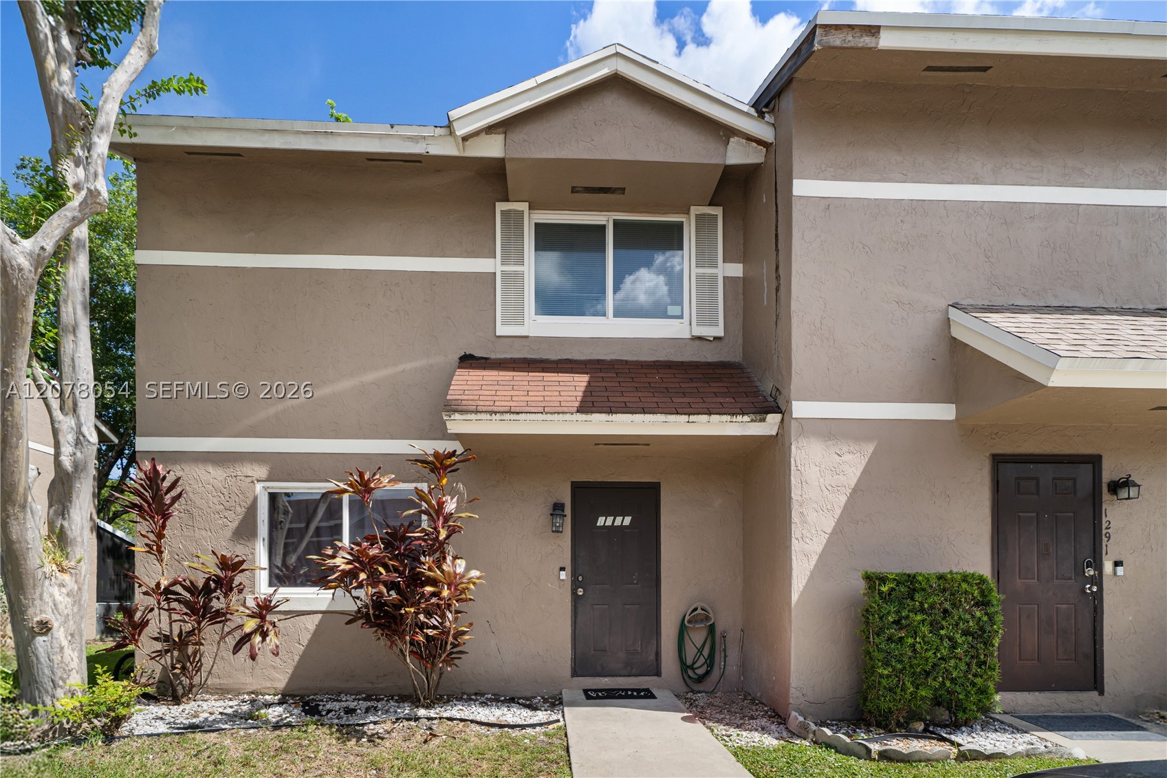 1293 Sussex Dr — photo