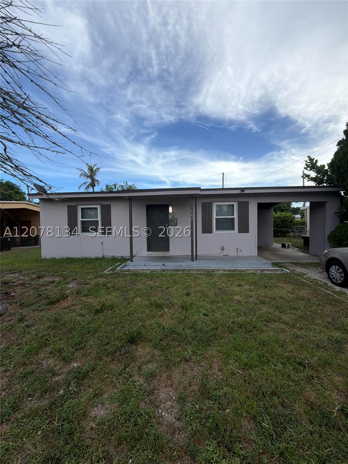 942 NW 11th Ct — photo