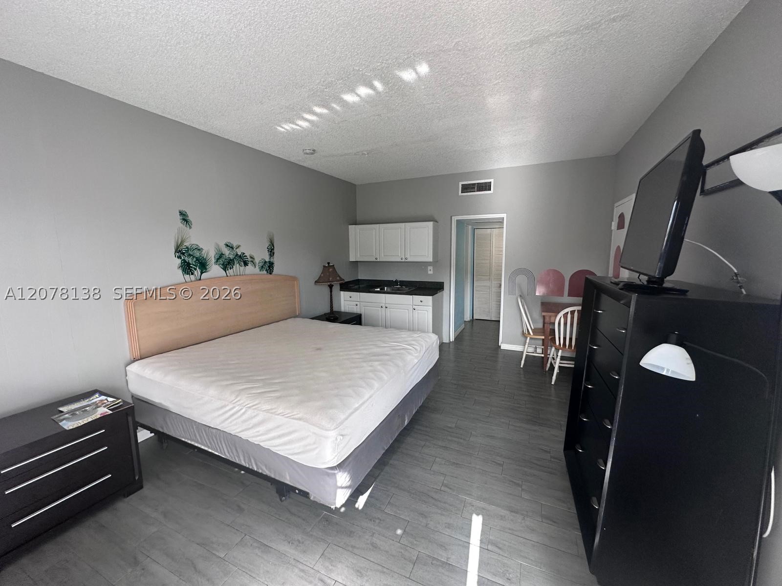 26 Diplomat Pkwy 2342 — photo