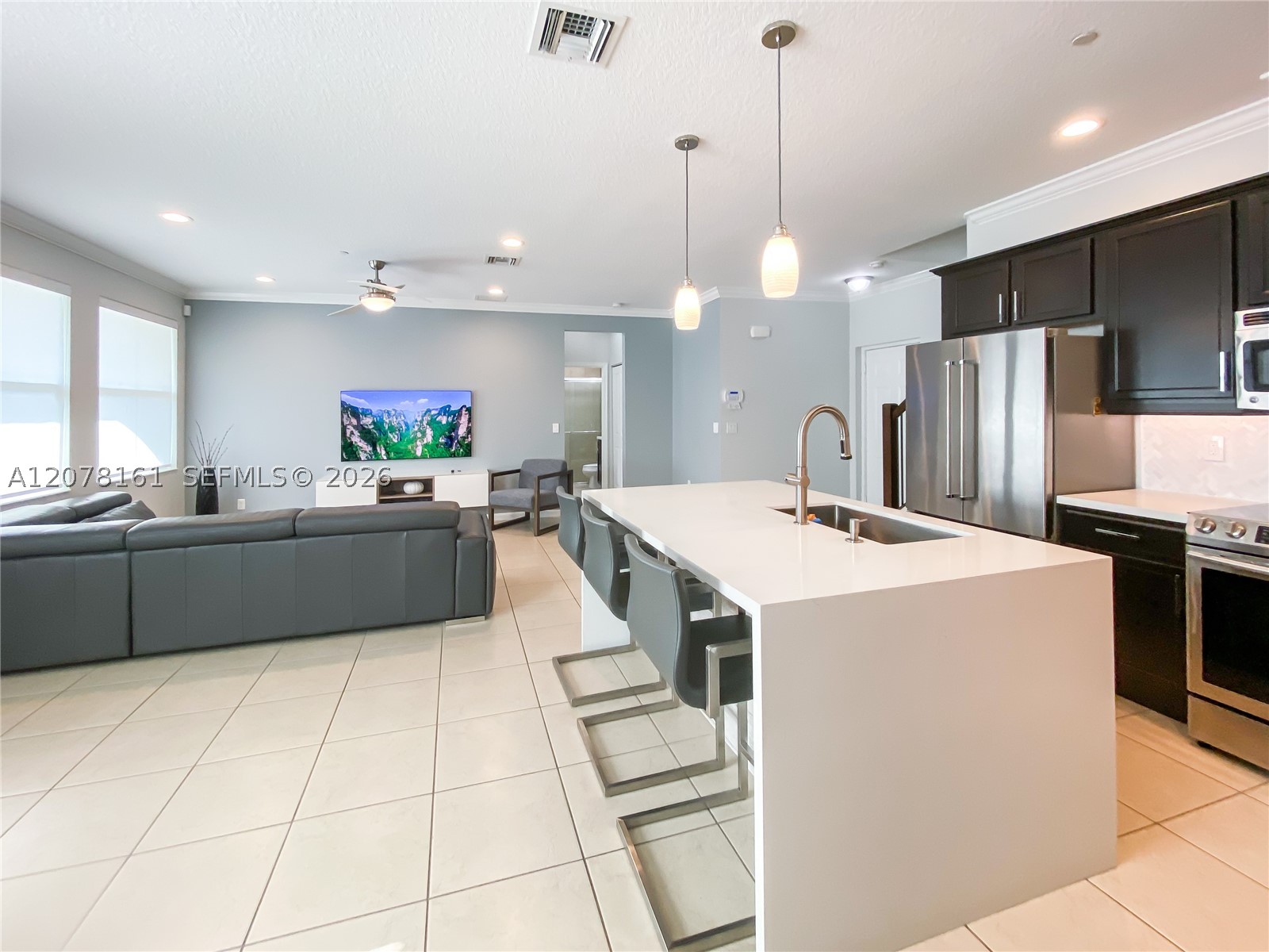 2958 St Thomas Dr 2958 — photo