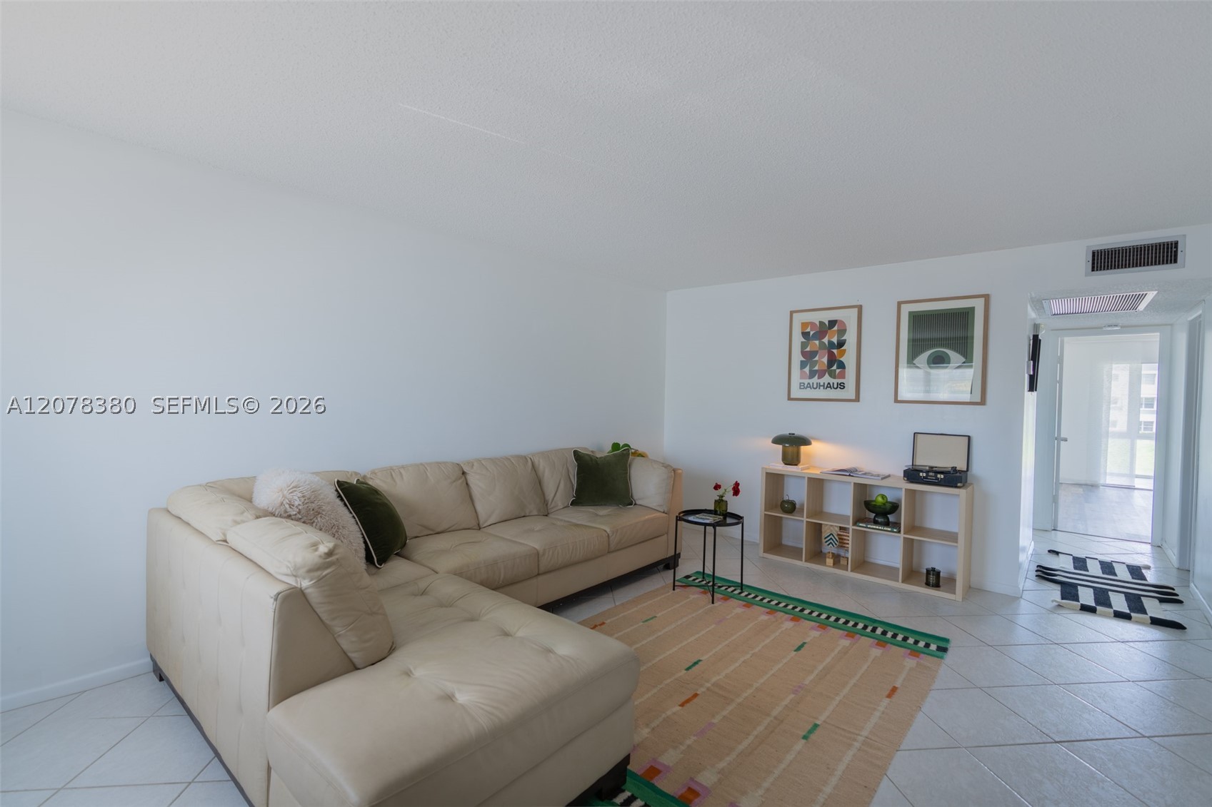 2052 E Harwood E 0 — photo