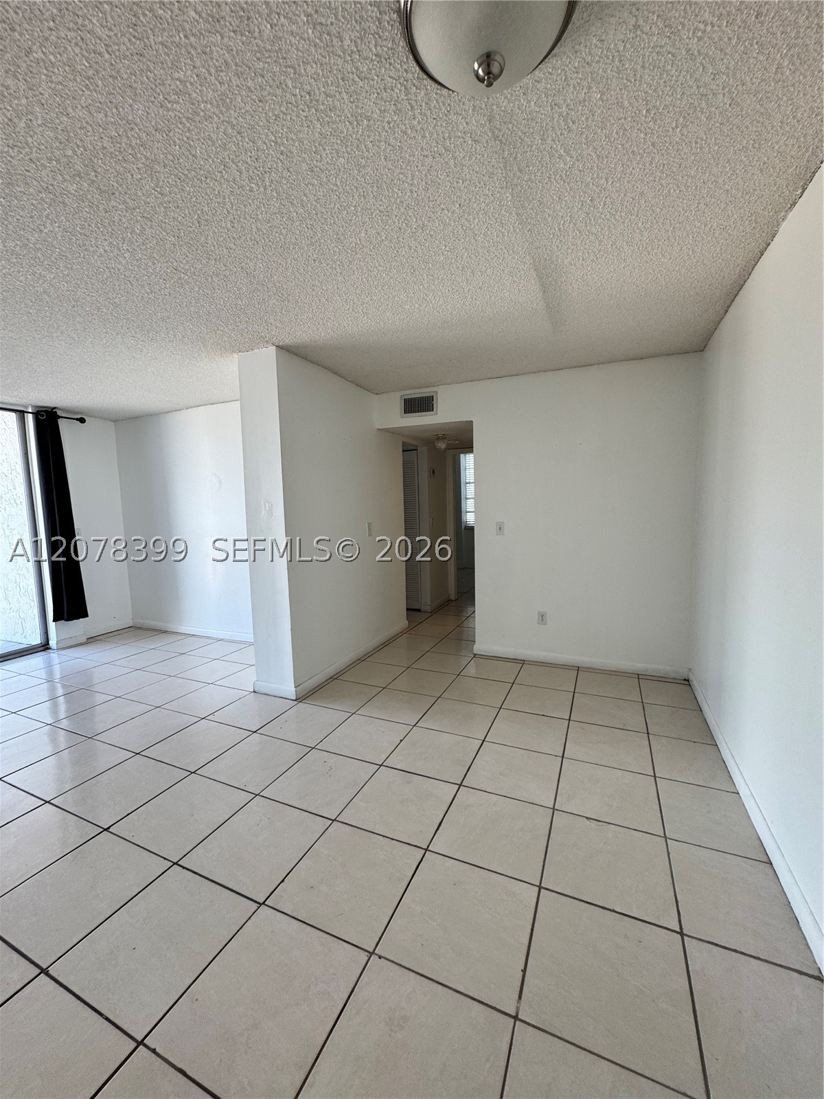 12105 NE 6th Ave 304 — photo