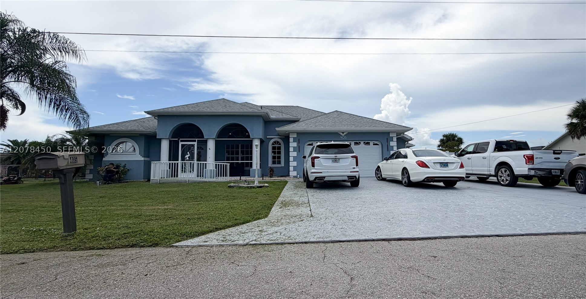 405 MC Kinley — photo