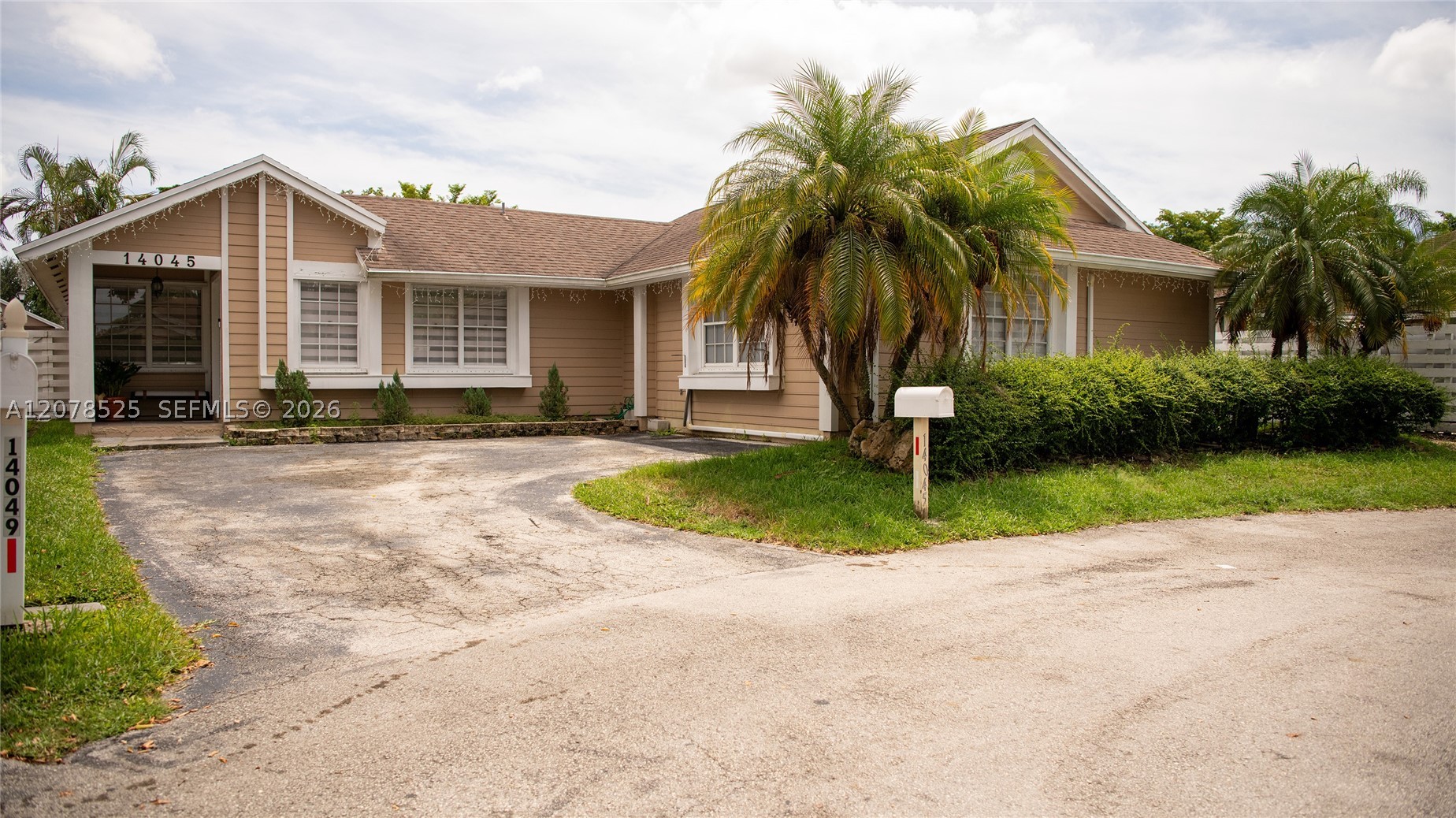14045 SW 103rd Ter — photo