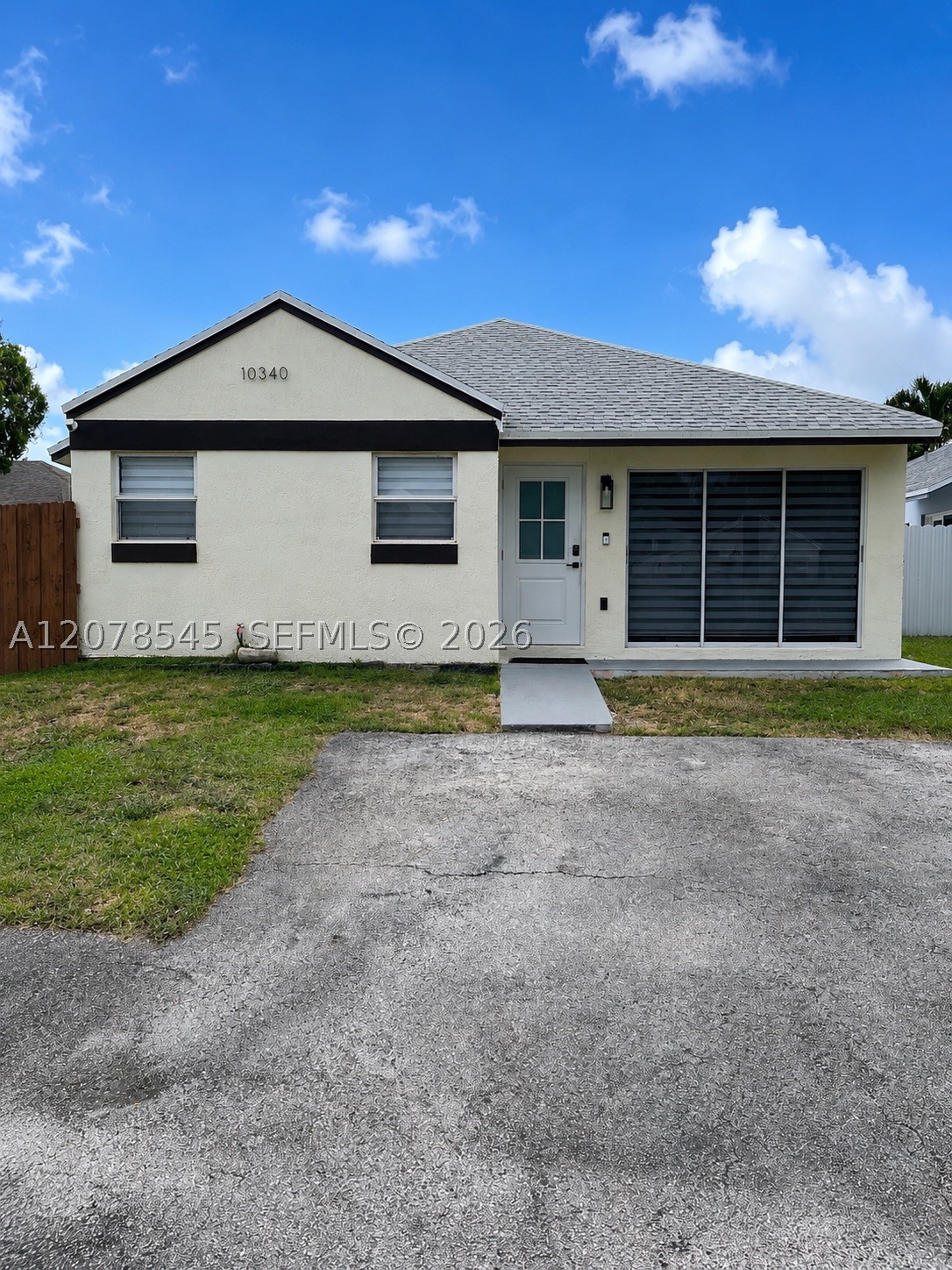 10340 SW 207th St — photo