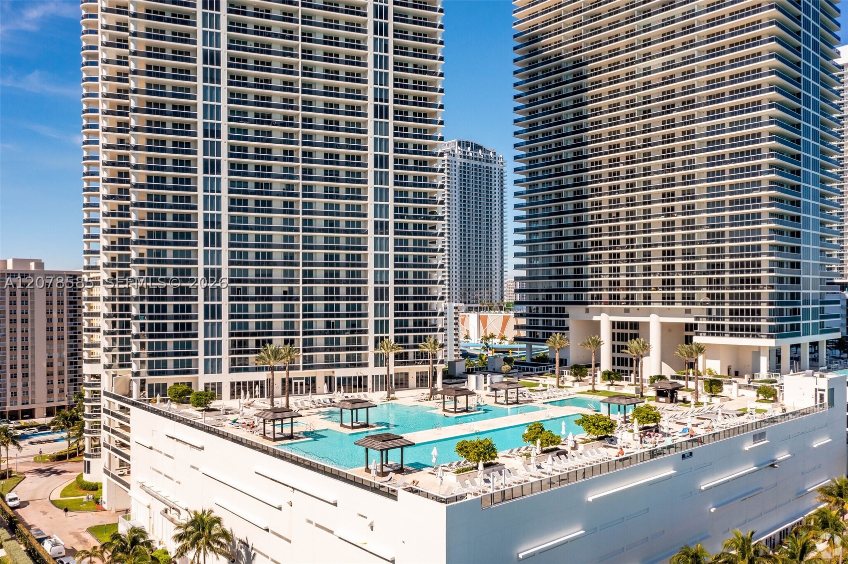 1850 S Ocean Dr 909 — photo