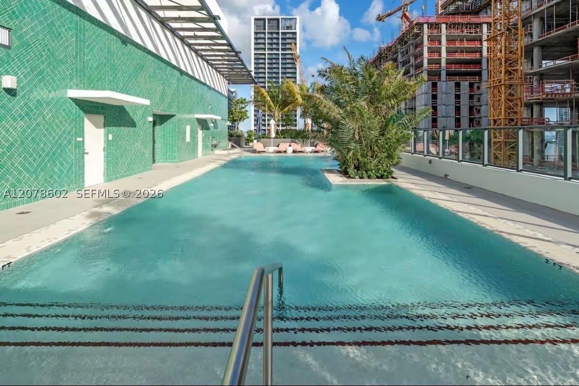 11 NE 6th St 1002 — photo