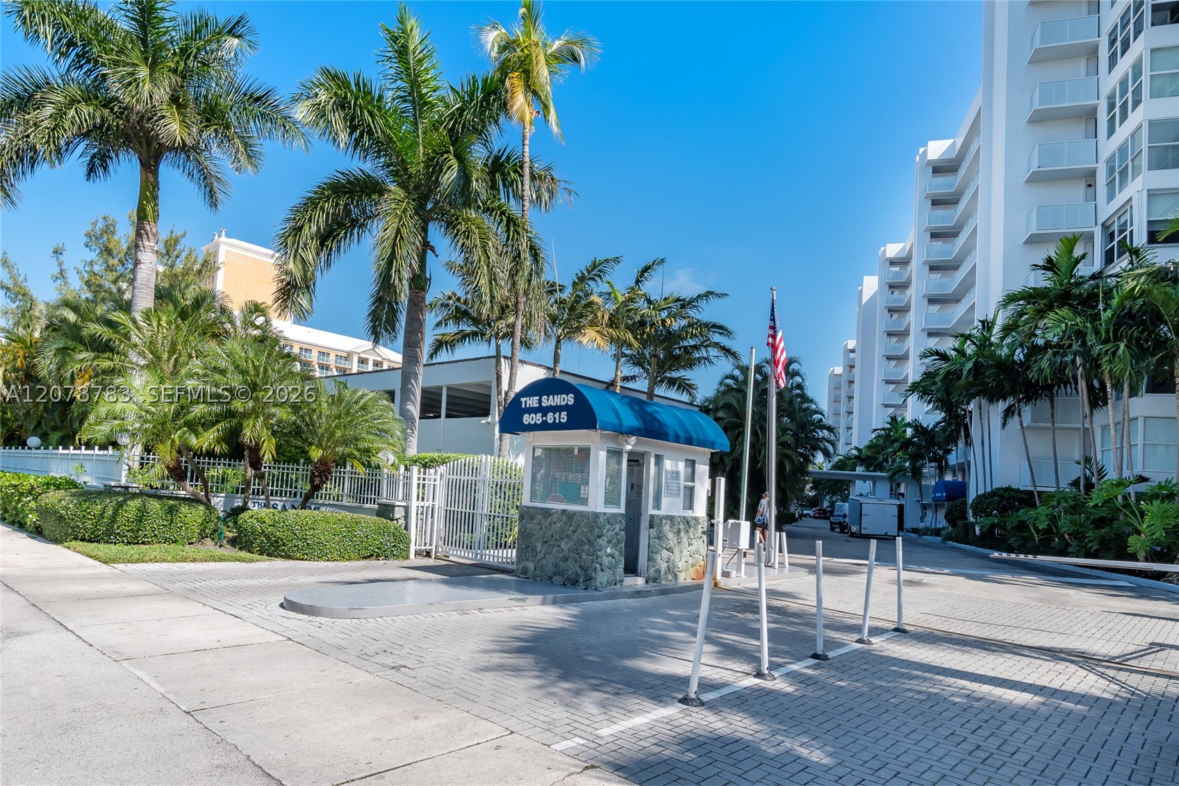 613 Ocean Dr 7C — photo