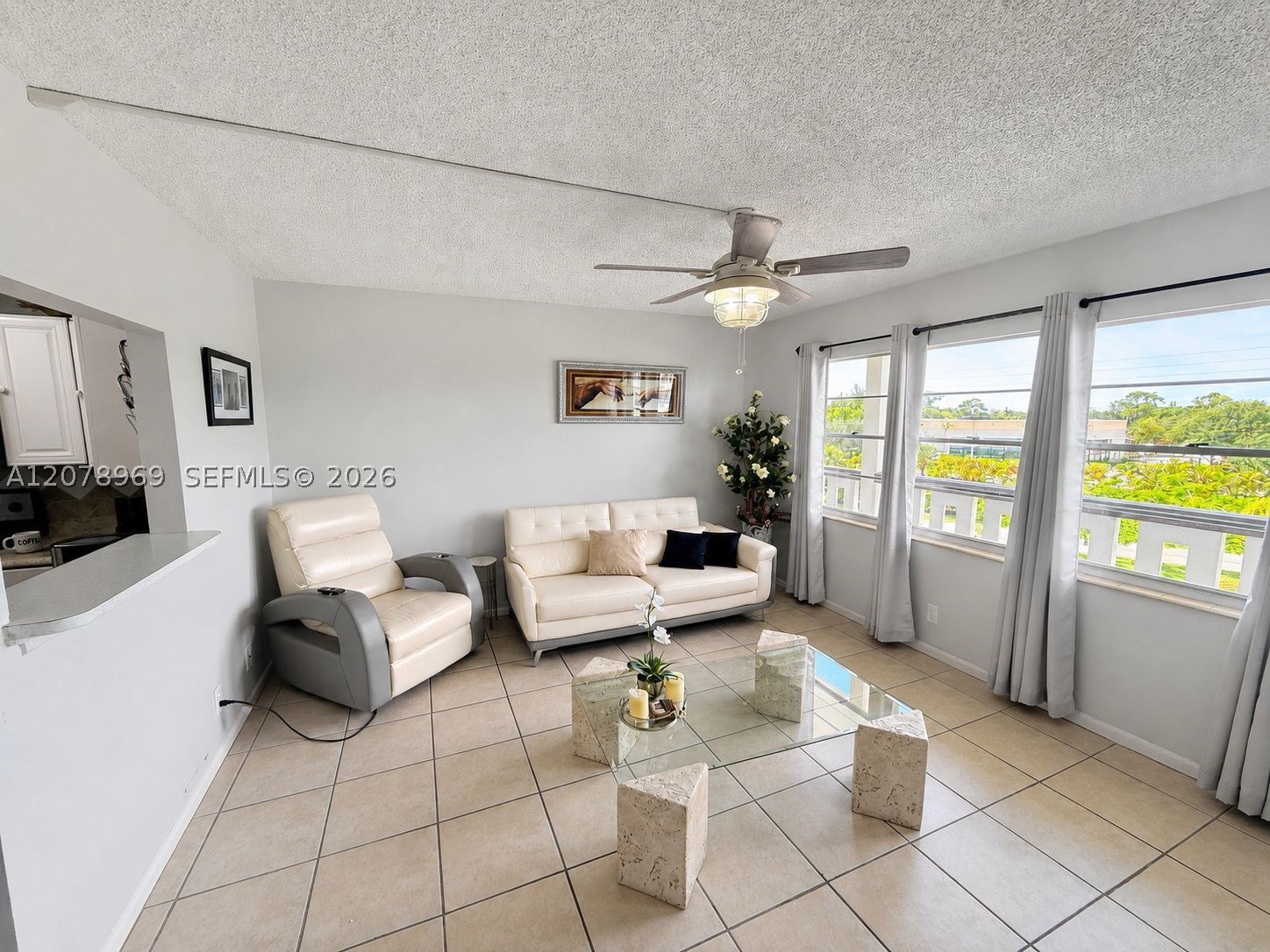 425 Southampton B 425 — photo