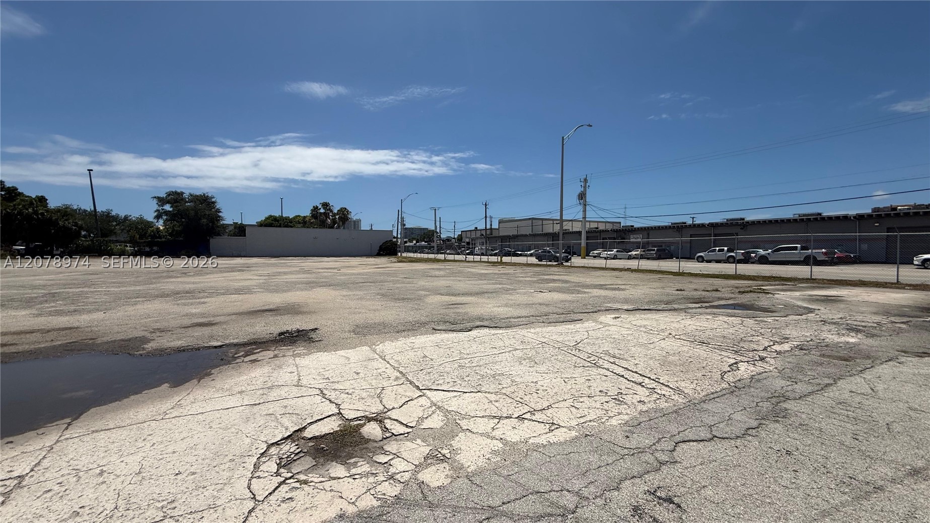 15151 W Dixie Hwy — photo