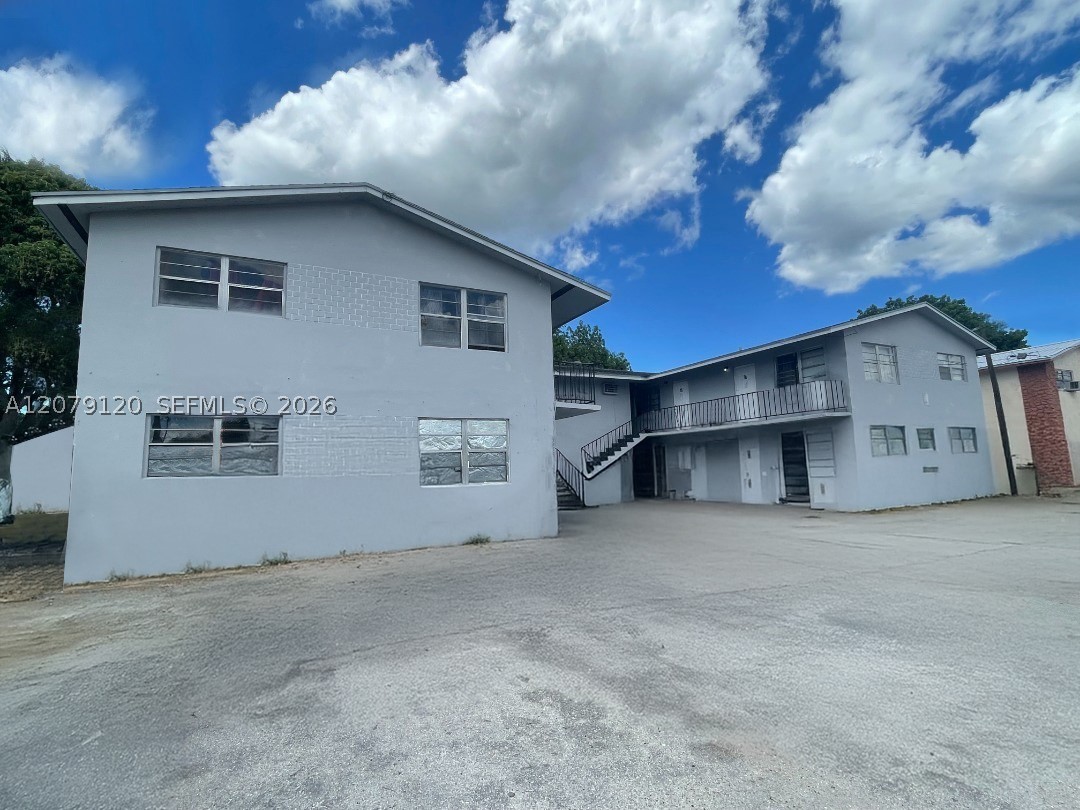 332 SW 3rd St 9 — photo
