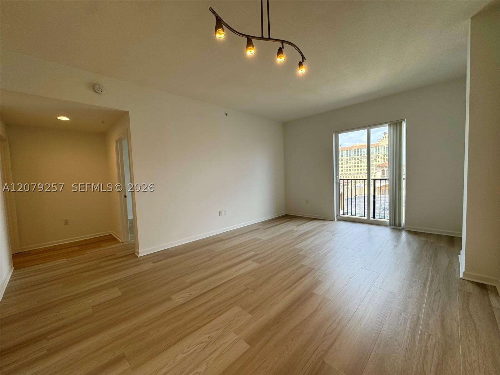 10 Aragon Ave 1008 — photo