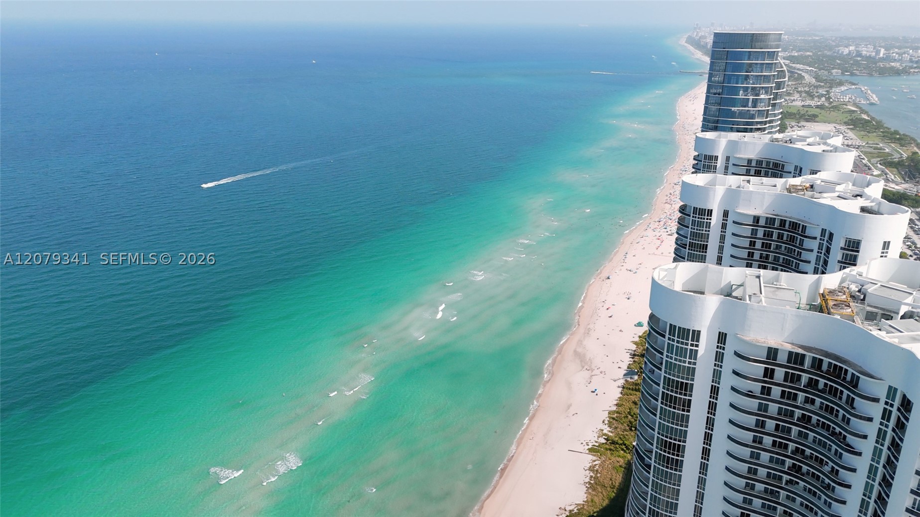 16001 Collins Ave Ph 4307 — photo