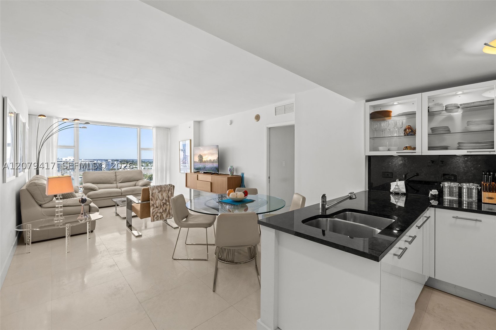 6801 Collins Ave 1401 — photo