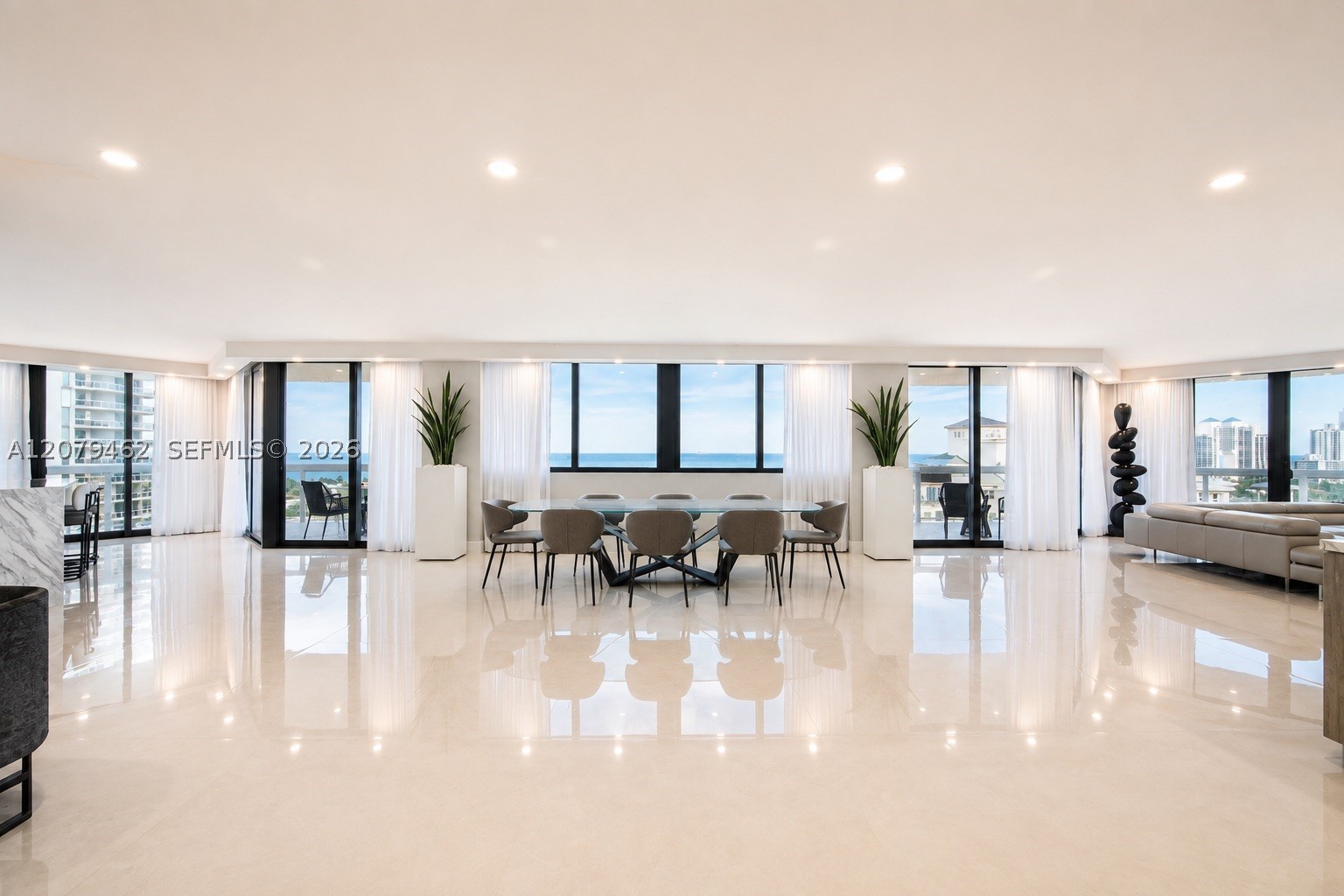 20185 E Country Club Dr 1801 — photo