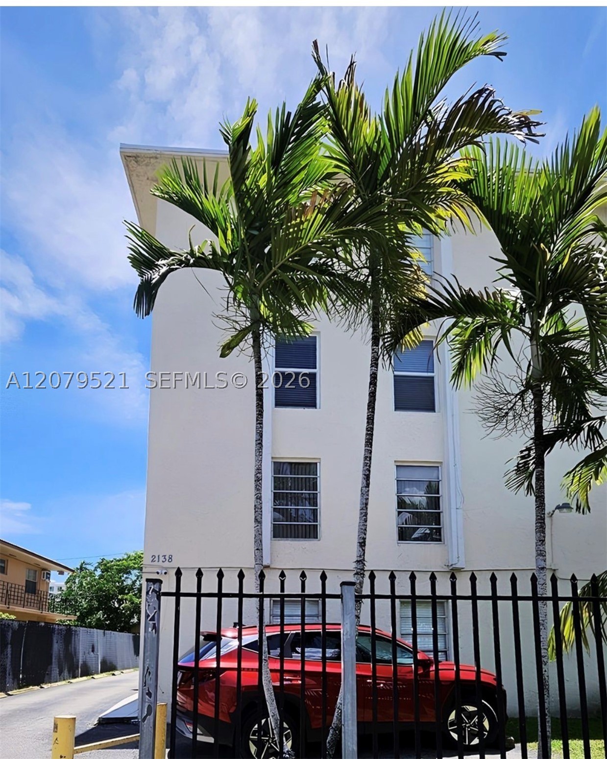 2138 SW 6th St 403 — photo