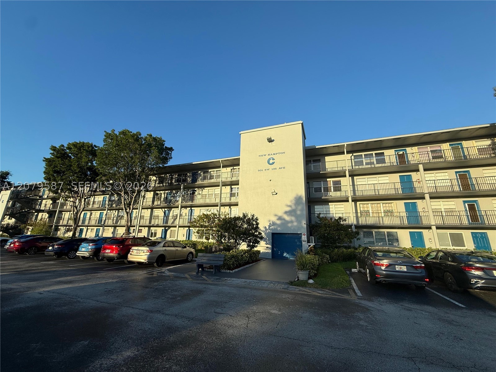 301 SW 135th Ave Unit 402C — photo