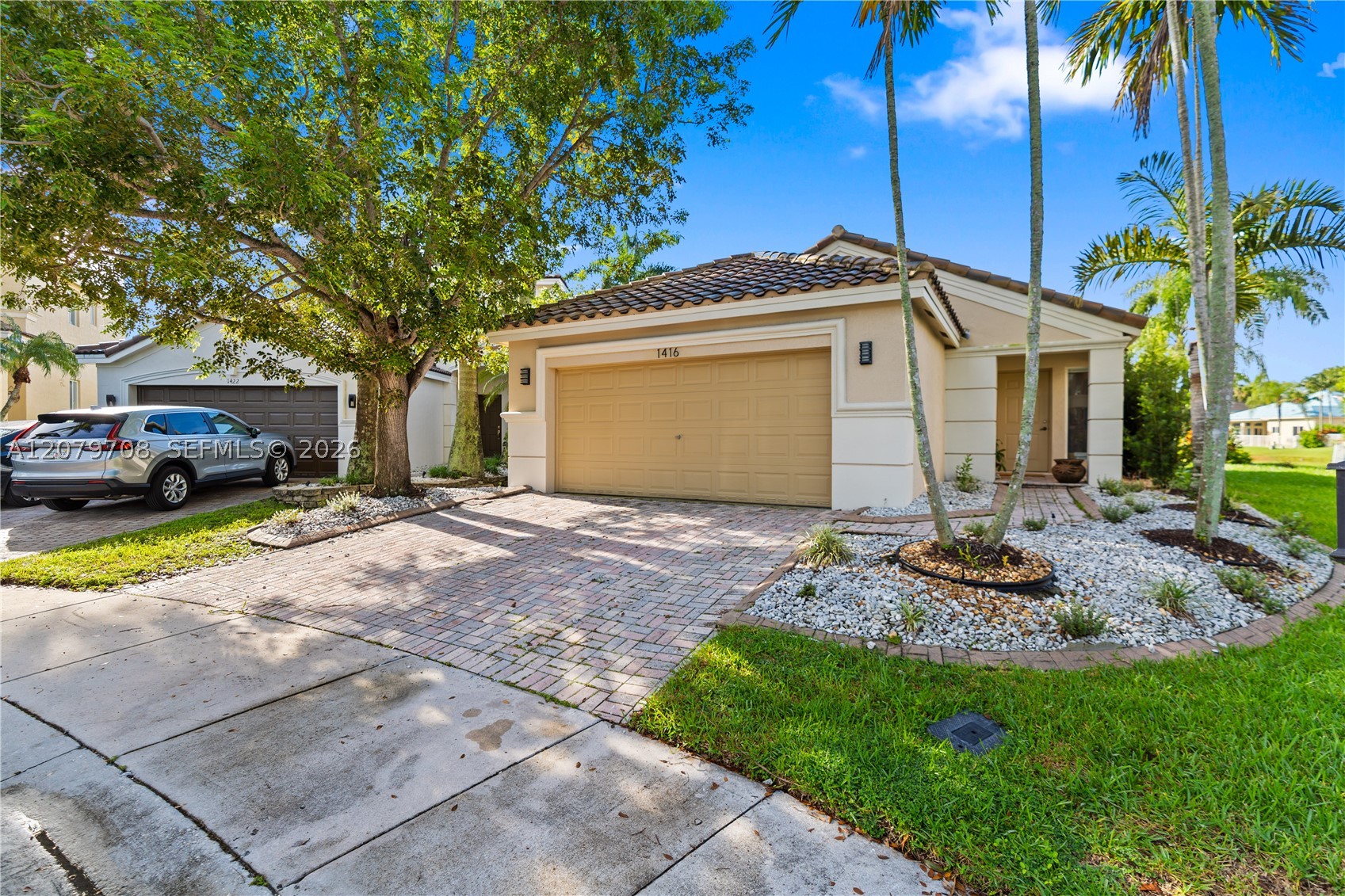 1416 Canary Island Dr — photo