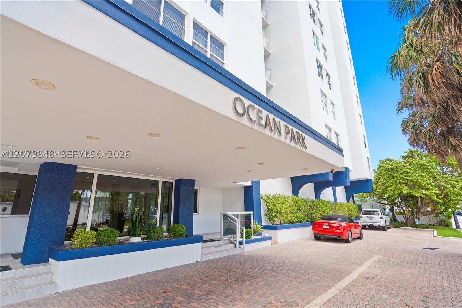 6450 Collins Ave 205 — photo