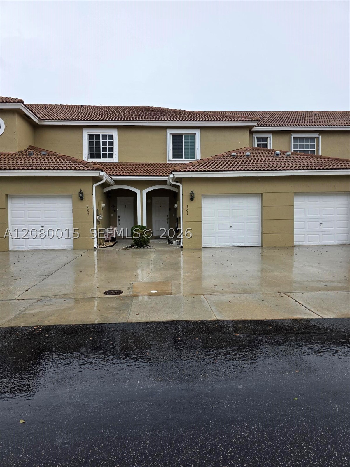 307 SW 120th Ave — photo