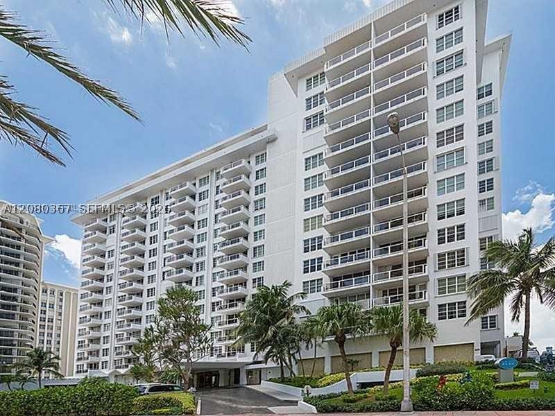 5700 Collins Ave 8M — photo