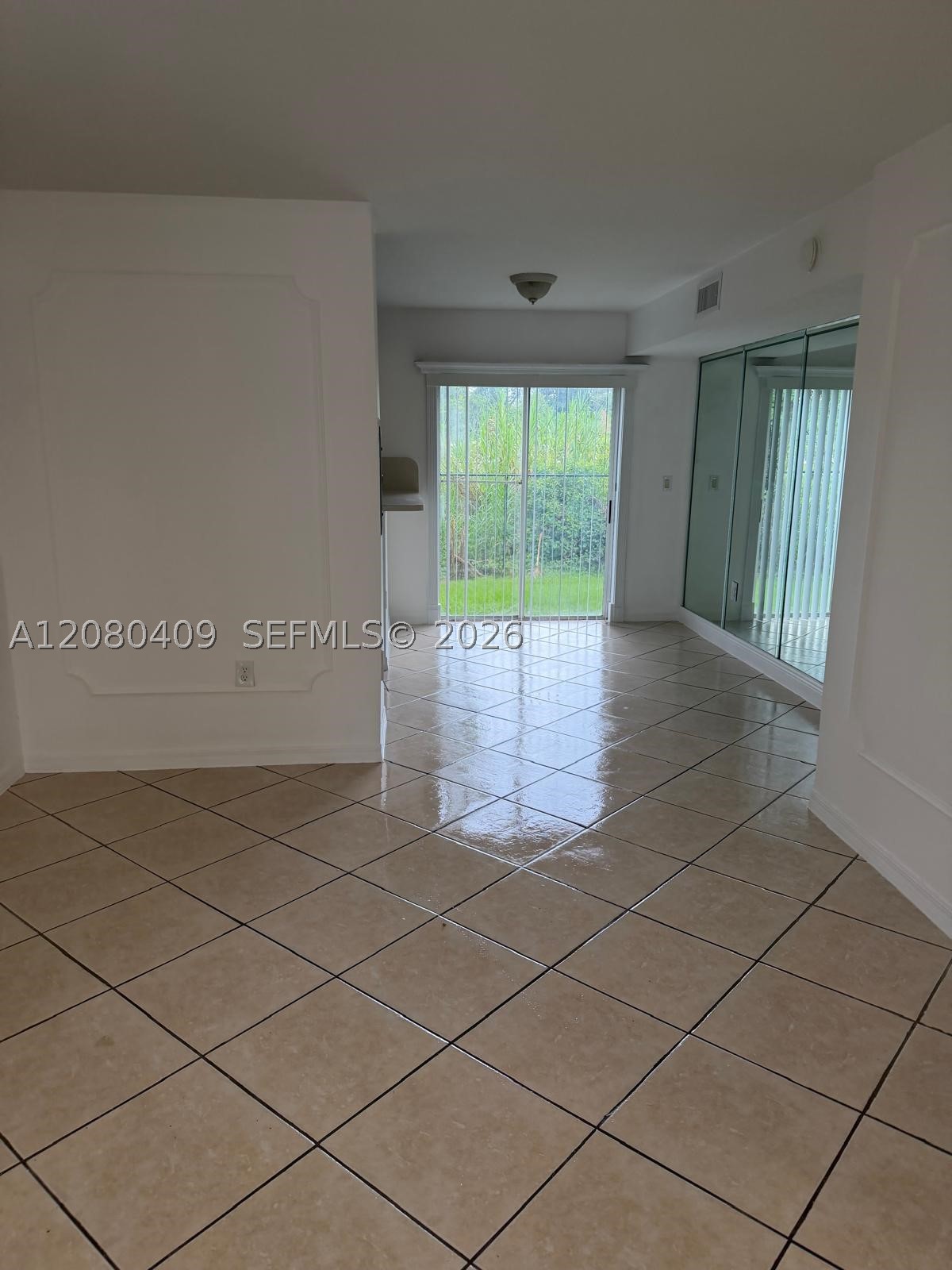 2900 SE 12th Rd 101-28 — photo
