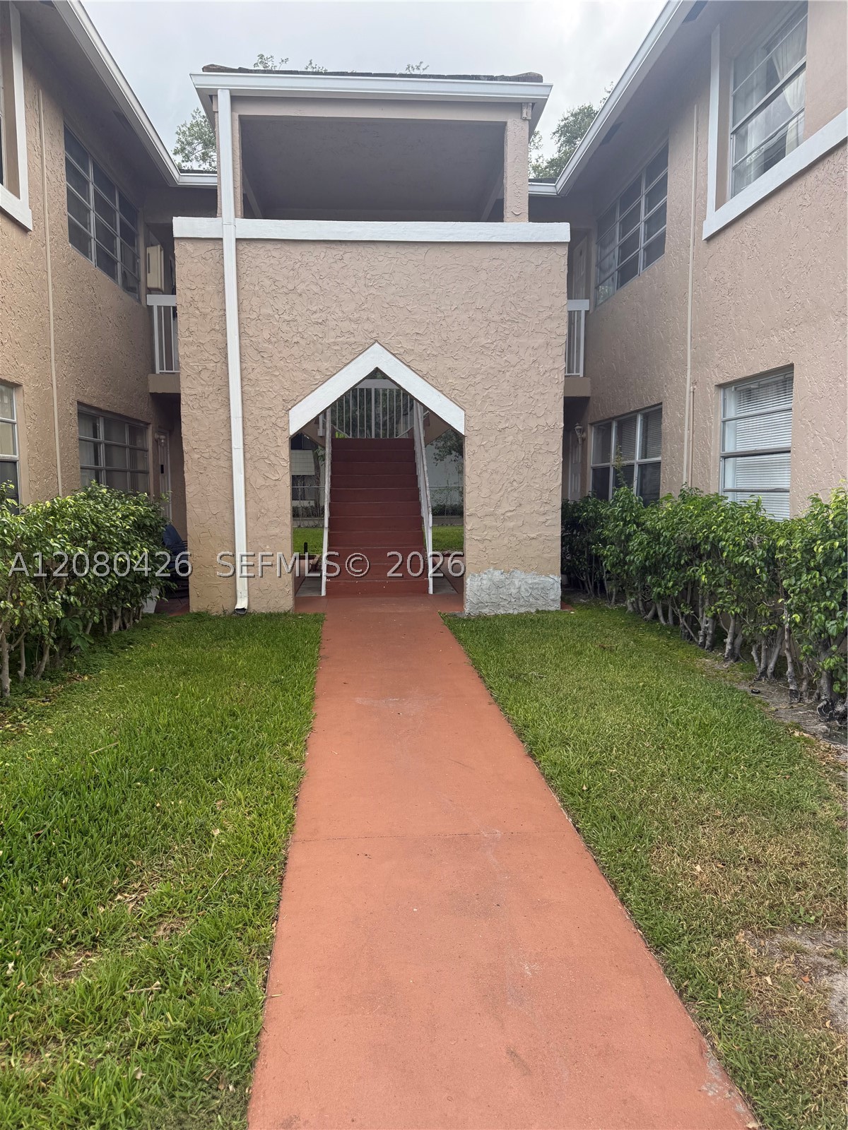 838 Twin Lakes Dr 19-E — photo