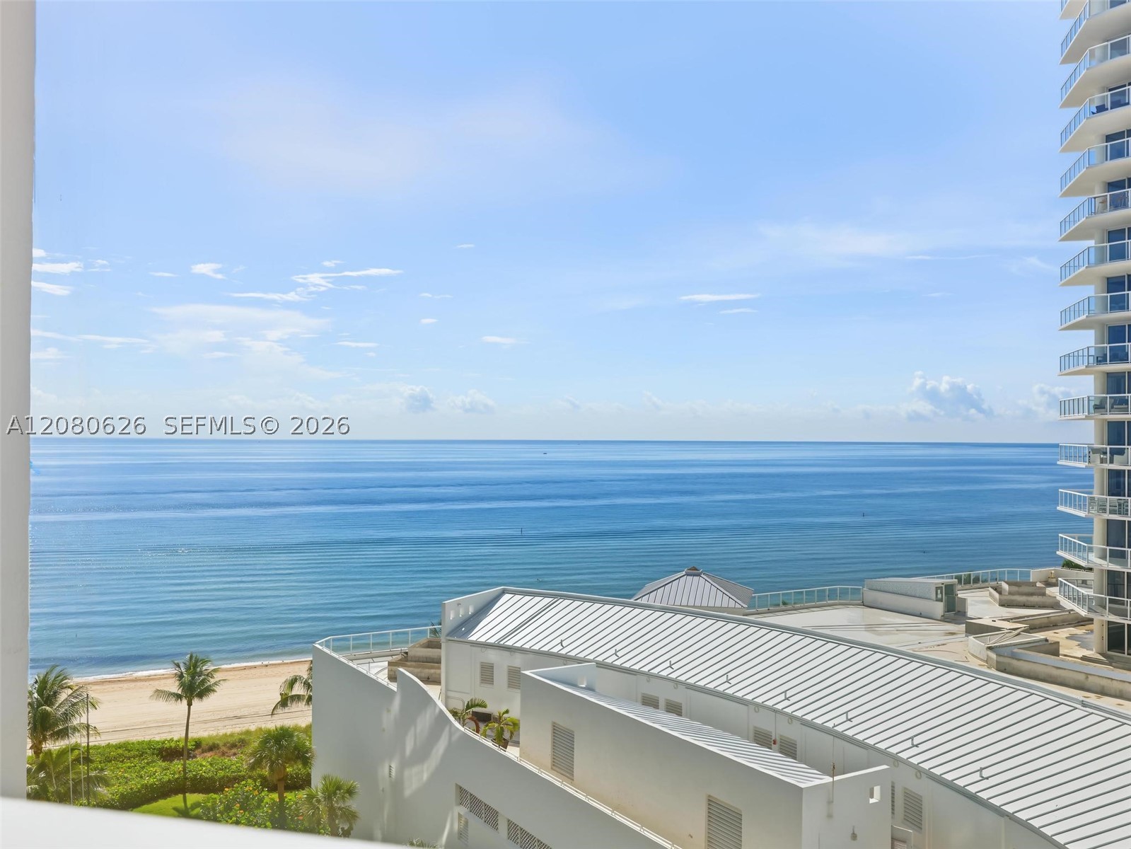 16445 Collins Ave 828 — photo