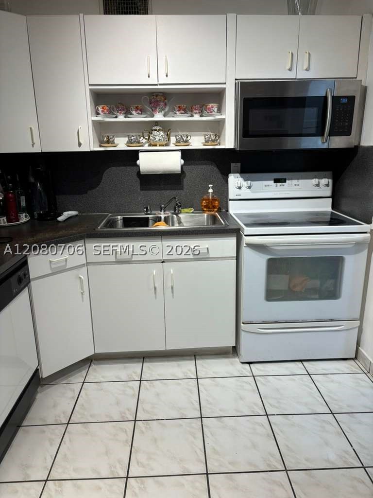 11 Olive Dr F — photo