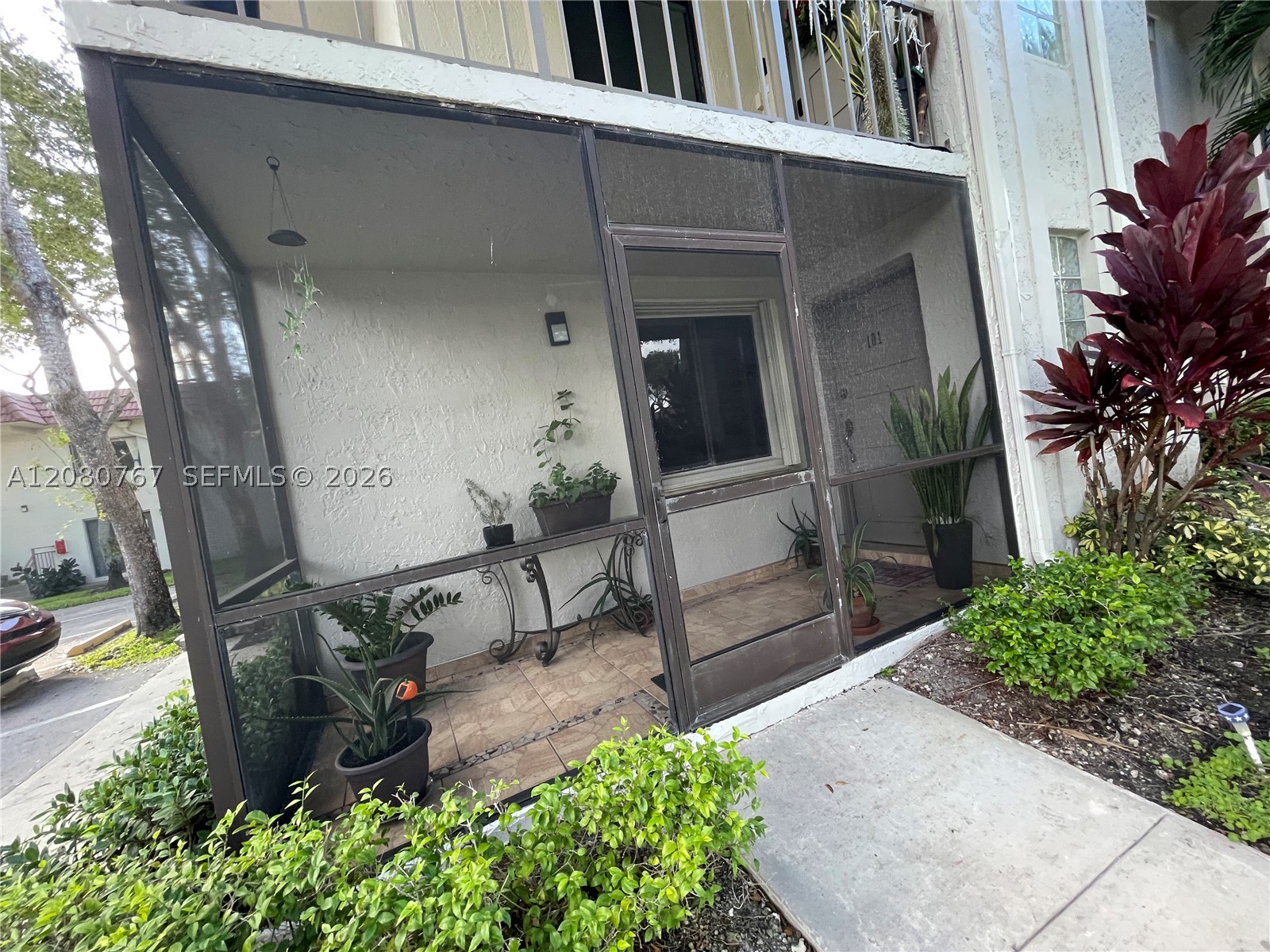 16240 Laurel Dr 101 — photo