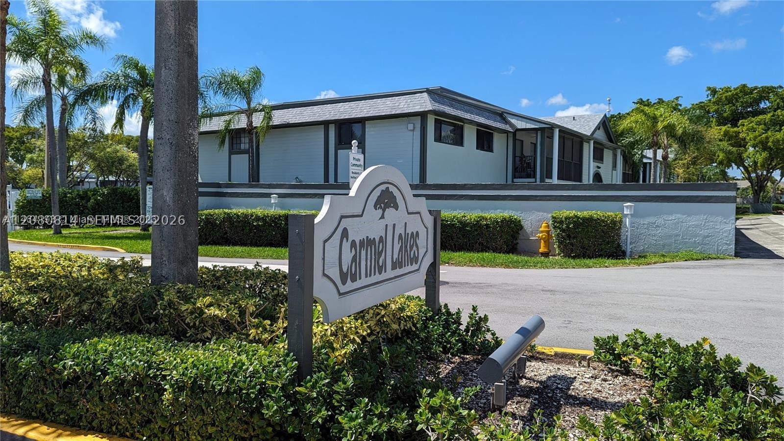20761 NE 4 Pl 204 — photo