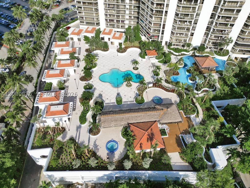 20281 E Country Club Dr Cab3 — photo