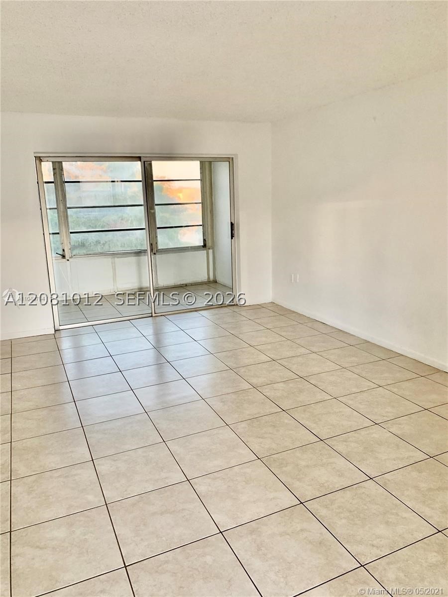 8220 Sunrise Lakes Blvd 307 — photo