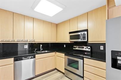 2500 Parkview Dr 1216 — photo