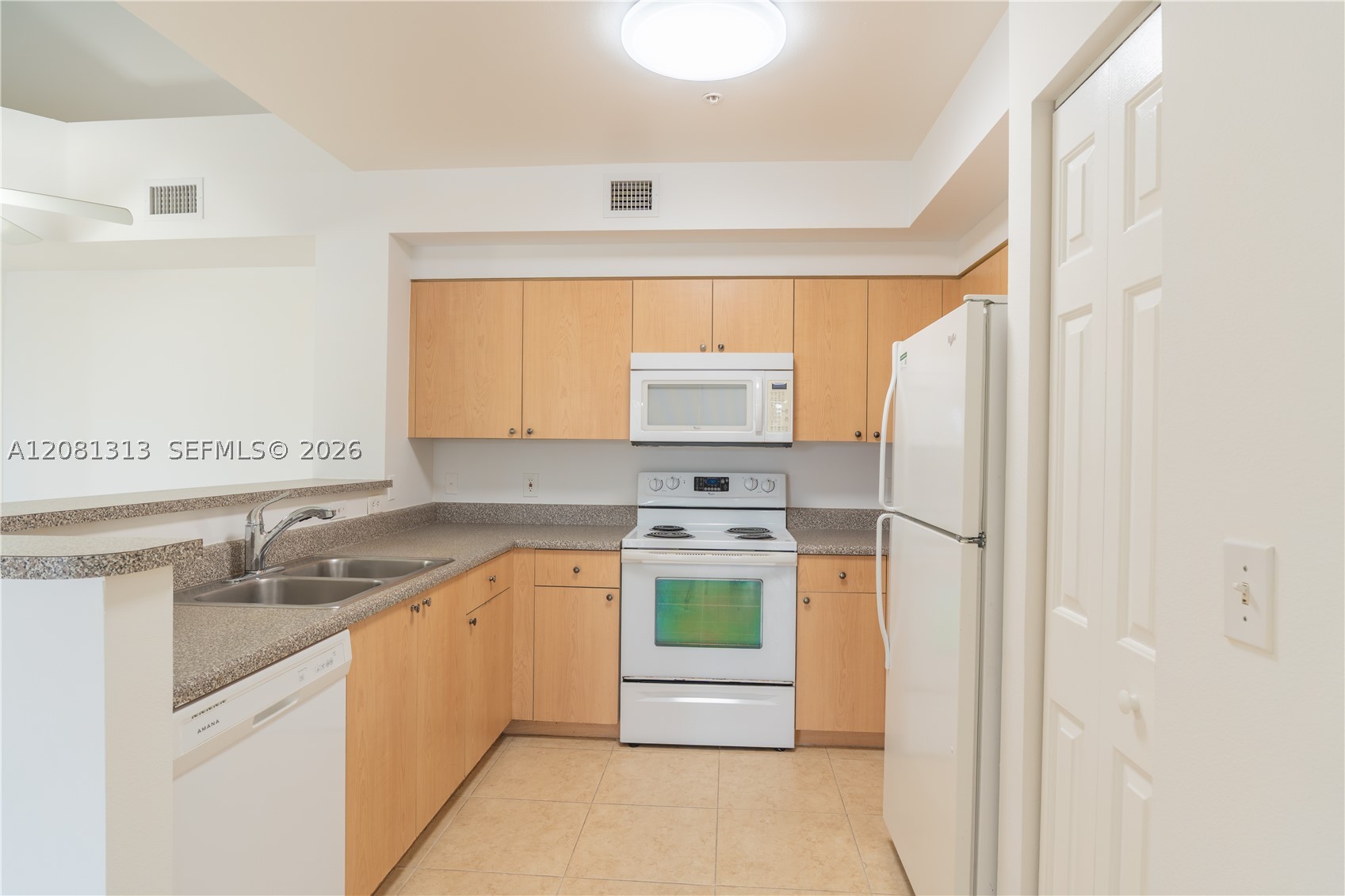 7920 N Nob Hill Rd 305 — photo