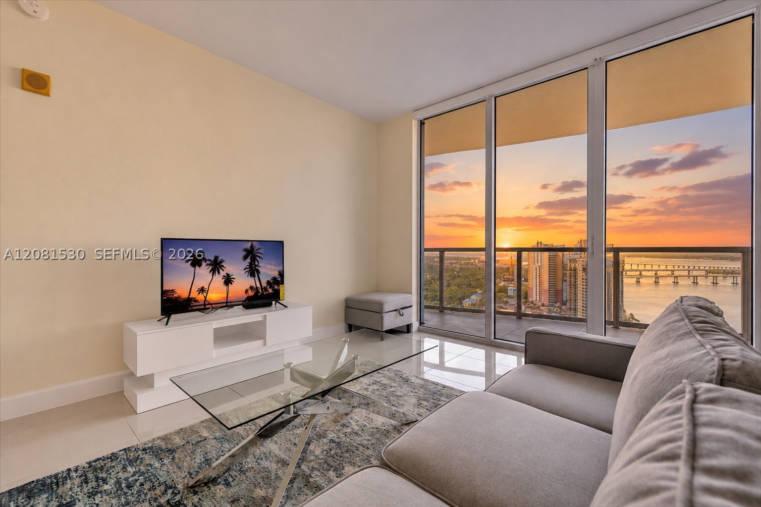 3000 Oasis Grabd Blvd 2802 — photo