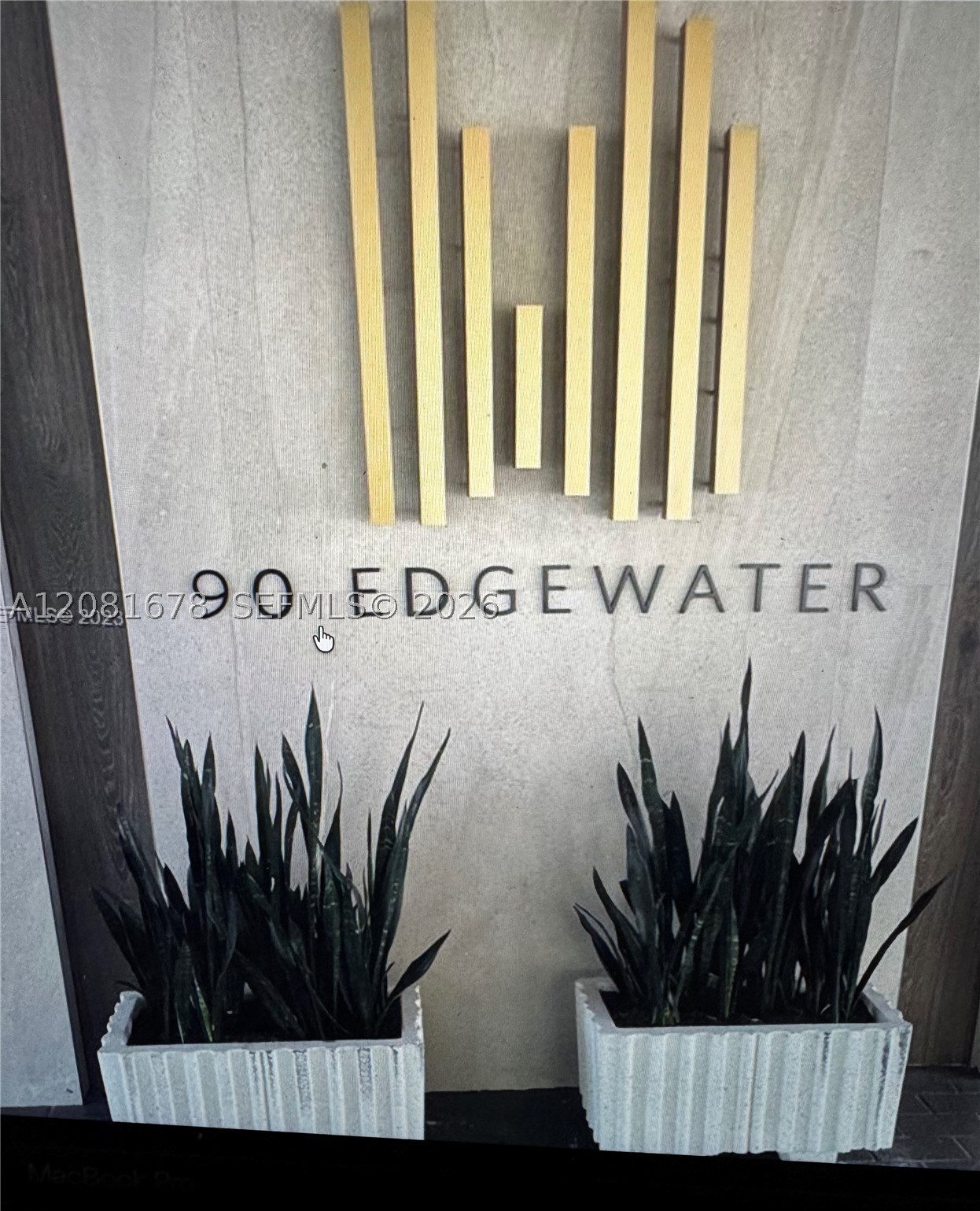 90 Edgewater Dr 121 — photo