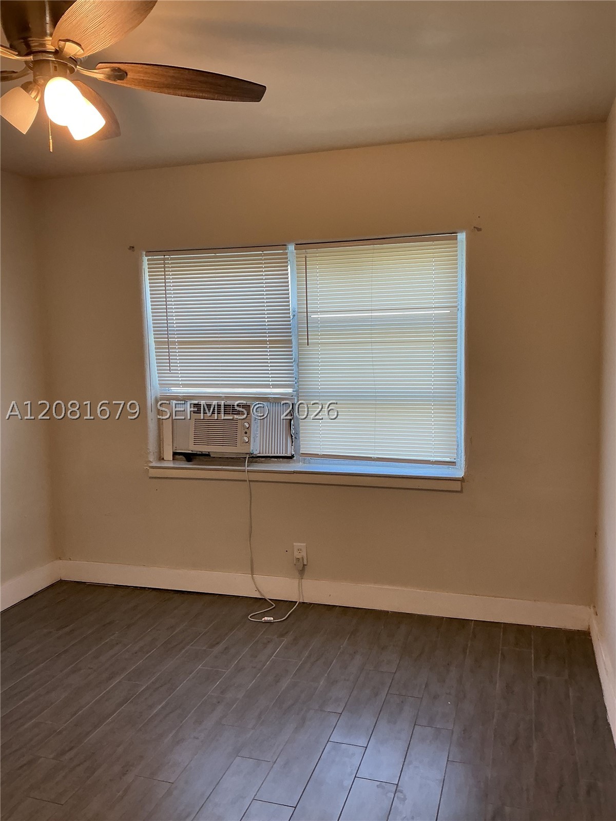 2222 Van Buren St 26 — photo