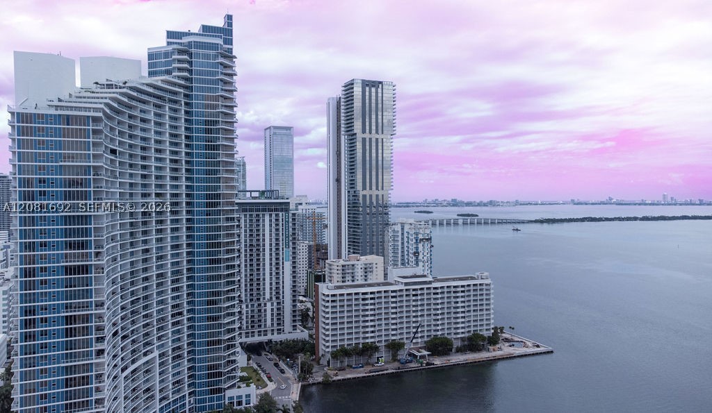 1900 N Bayshore Dr 2018 — photo