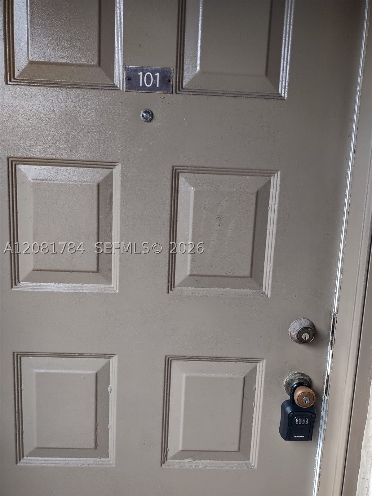 104 Gardens Dr 101 — photo