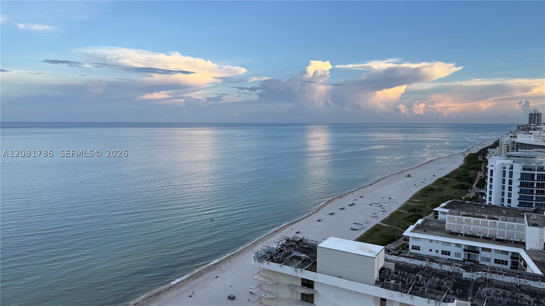 6301 Collins Ave Lph4 — photo