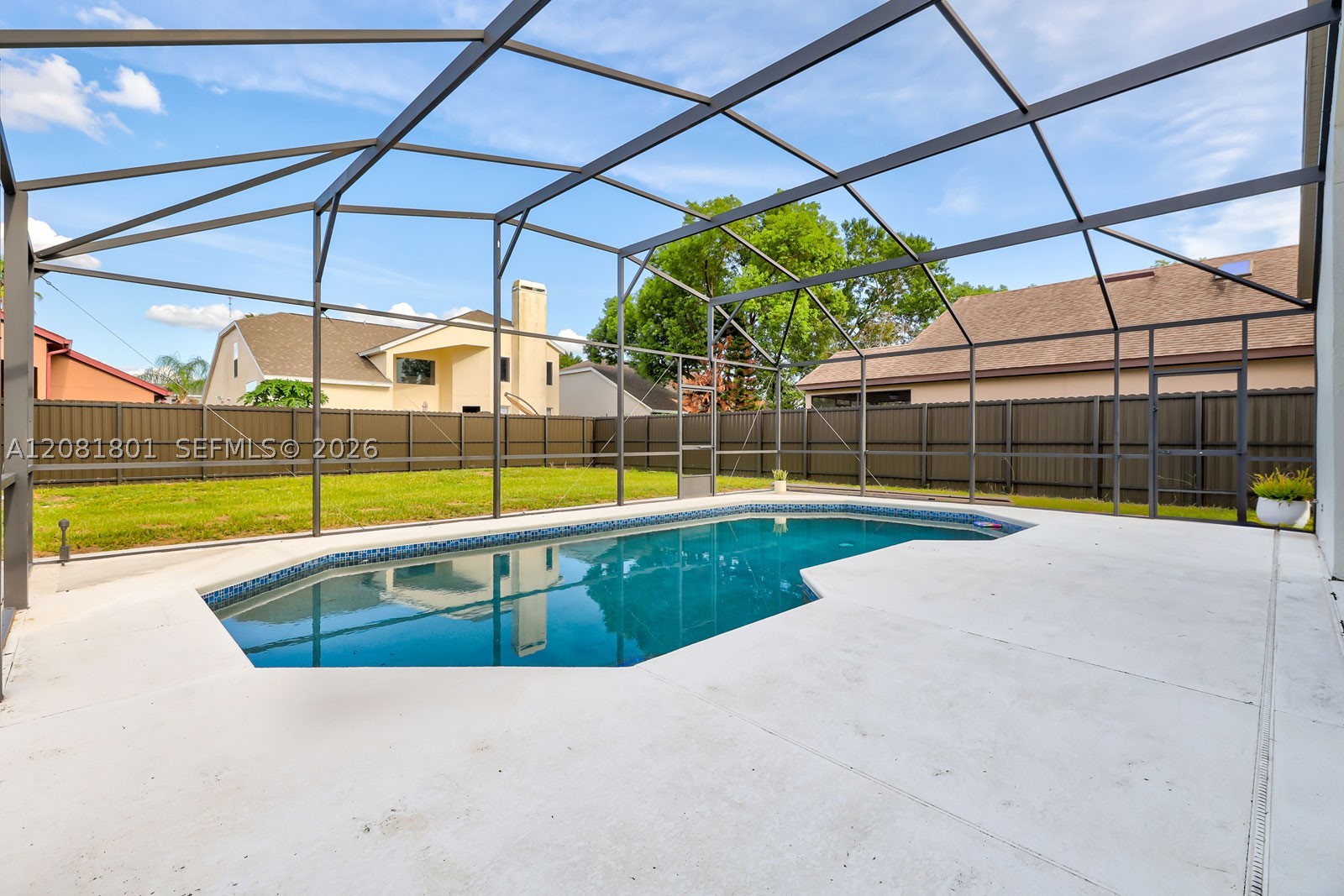 10031 River Glen Ct — photo