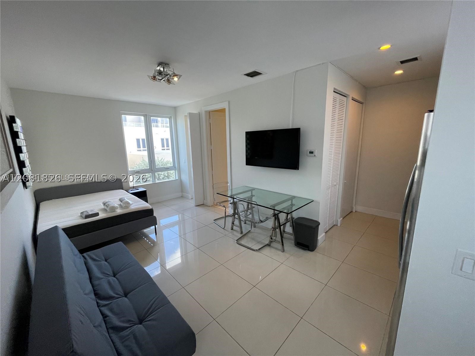 6423 NW 105th Ct Studio — photo