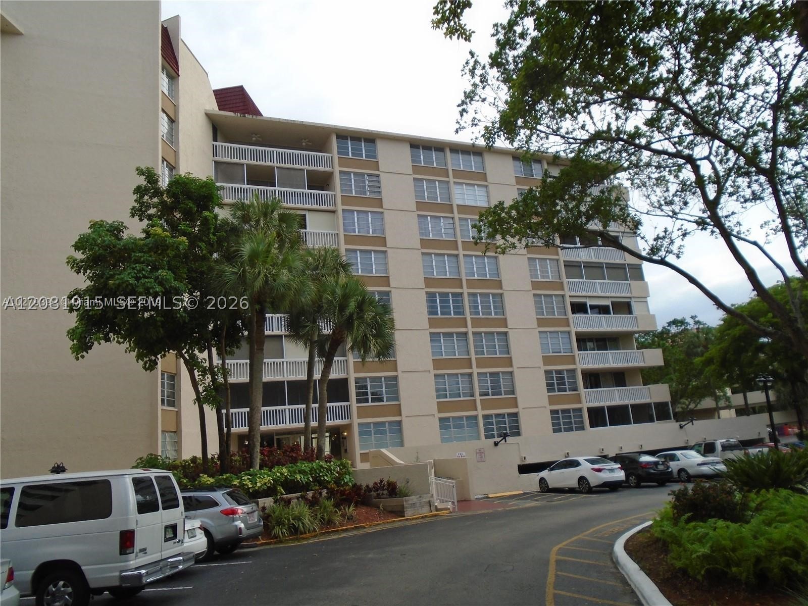 6921 Environ Blvd 4P — photo